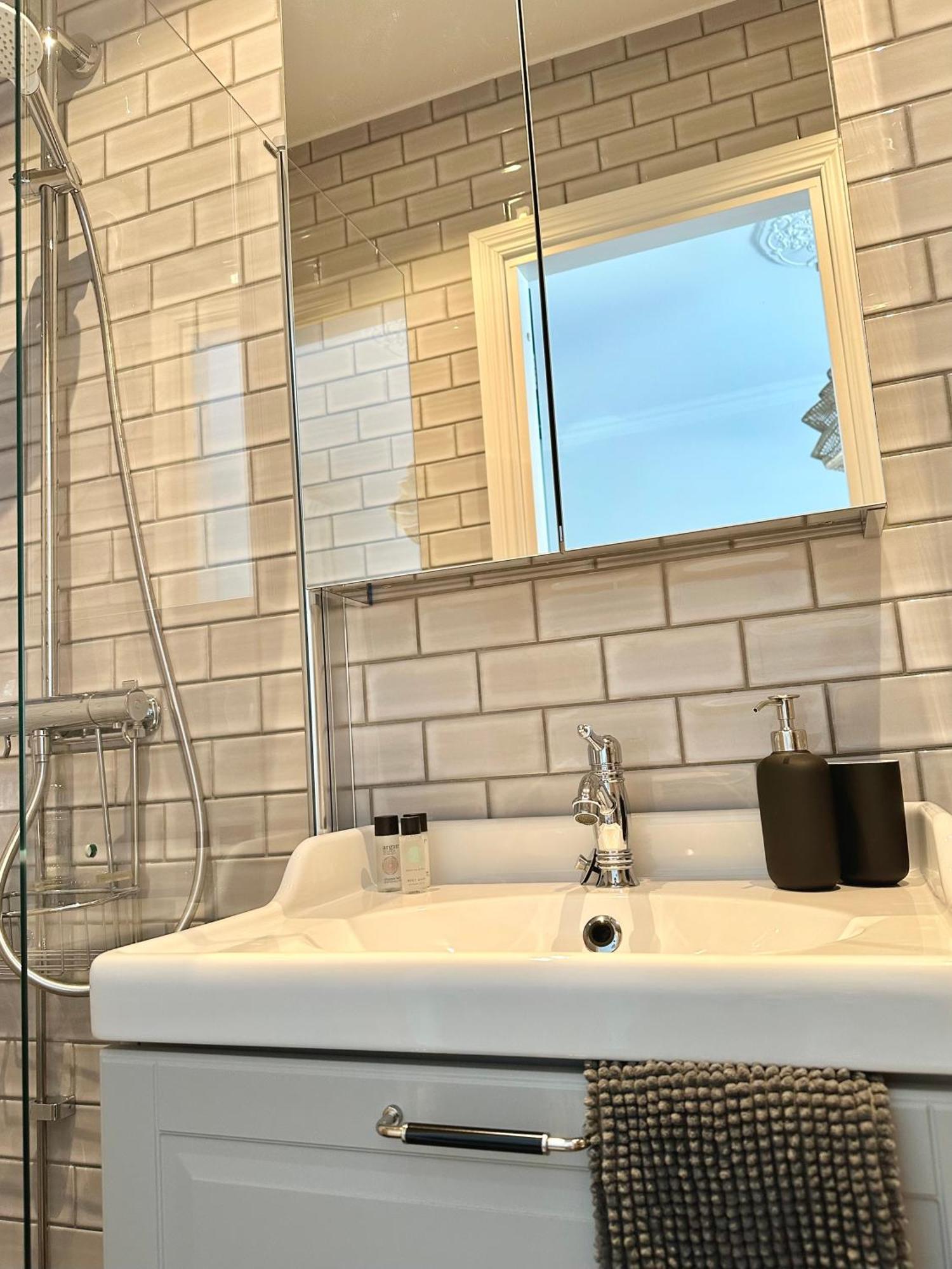 Wow, Foereningsgatan 9 Aparthotel Gothenburg Ngoại thất bức ảnh